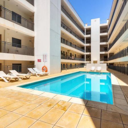 شقة Center Location, Ac, Swimming Pool, And Parking Olhão المظهر الخارجي الصورة