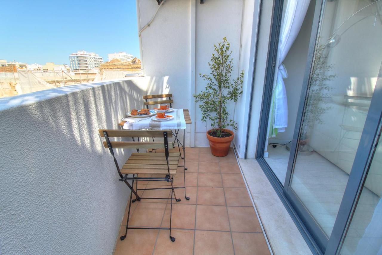 شقة Center Location, Ac, Swimming Pool, And Parking Olhão المظهر الخارجي الصورة