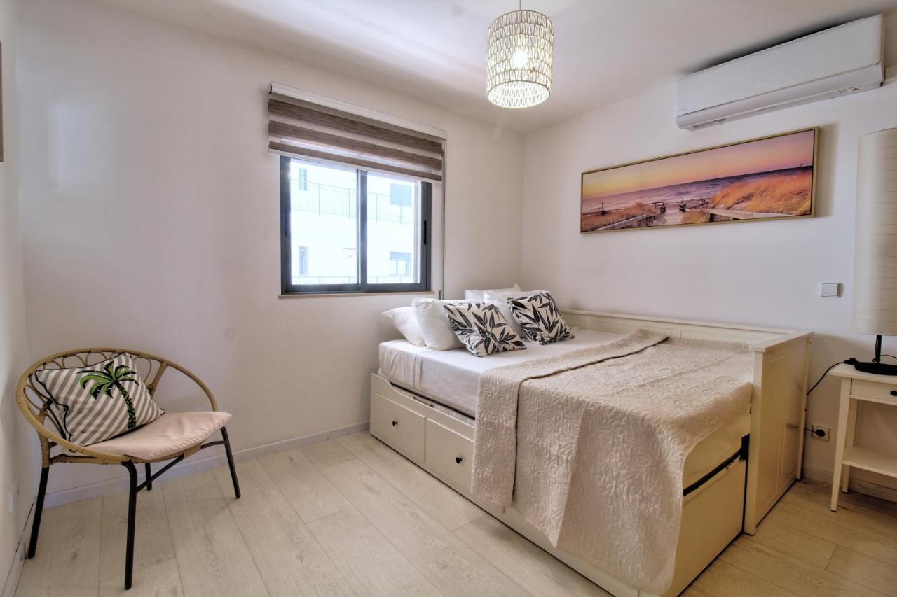 شقة Center Location, Ac, Swimming Pool, And Parking Olhão المظهر الخارجي الصورة